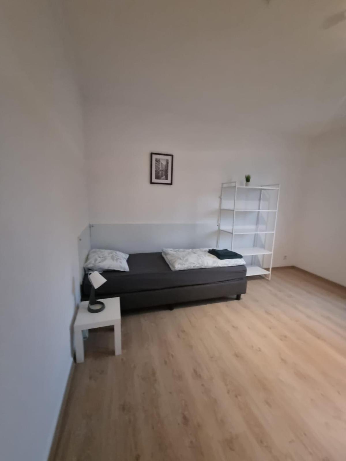 Monteur-ferien-messewohnung 6 Personen 2 Og *