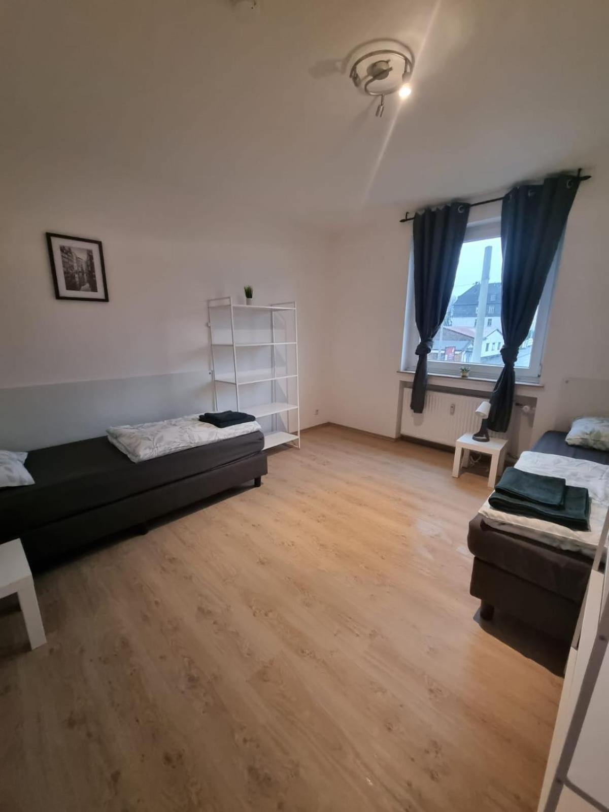 Monteur-ferien-messewohnung 6 Personen 2 Og *