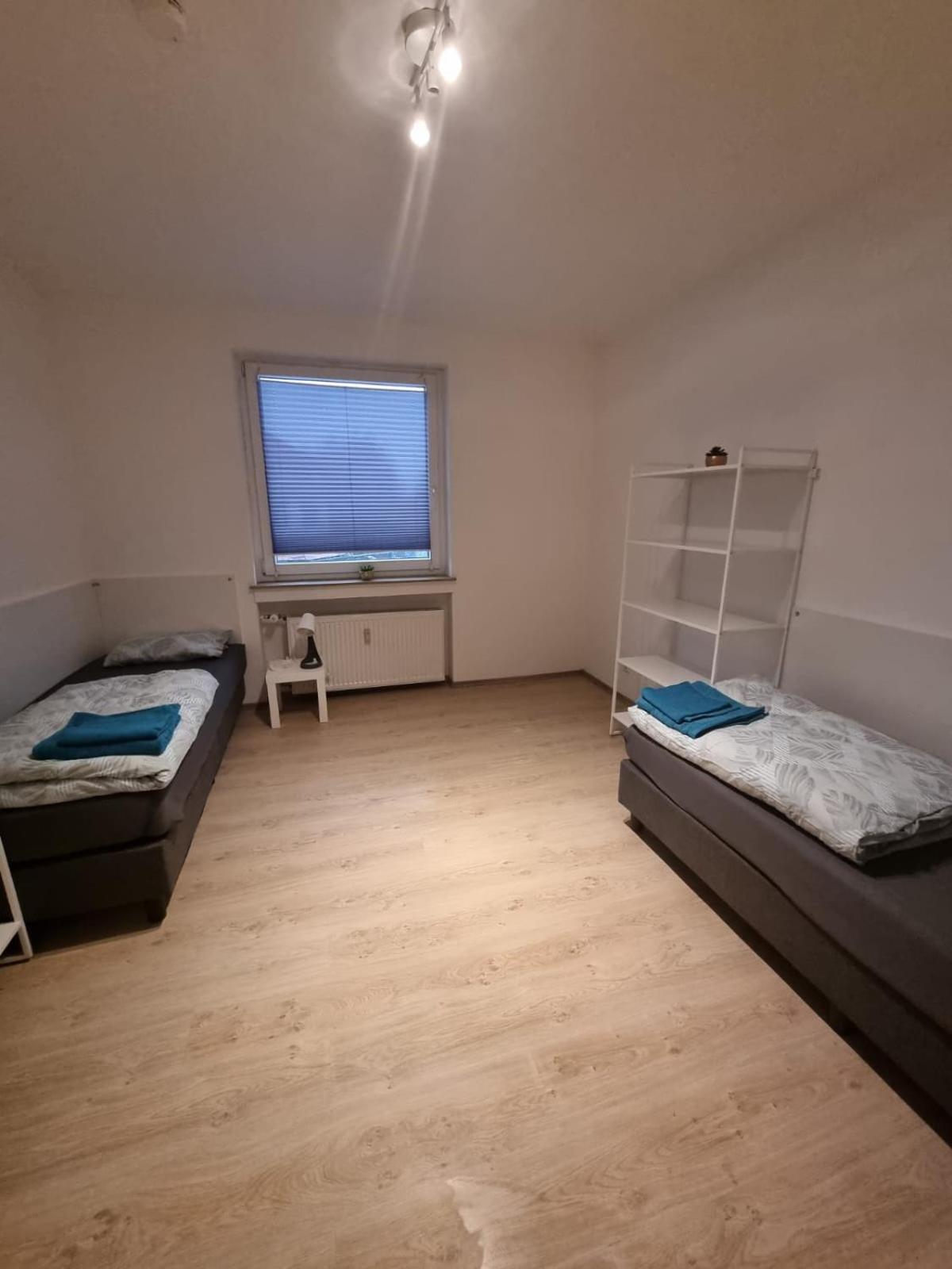 Monteur-ferien-messewohnung 6 Personen 2 Og *