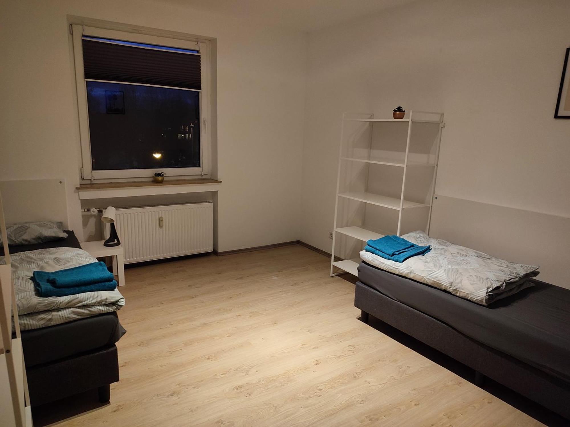 Monteur-ferien-messewohnung 6 Personen 2 Og * Mettmann